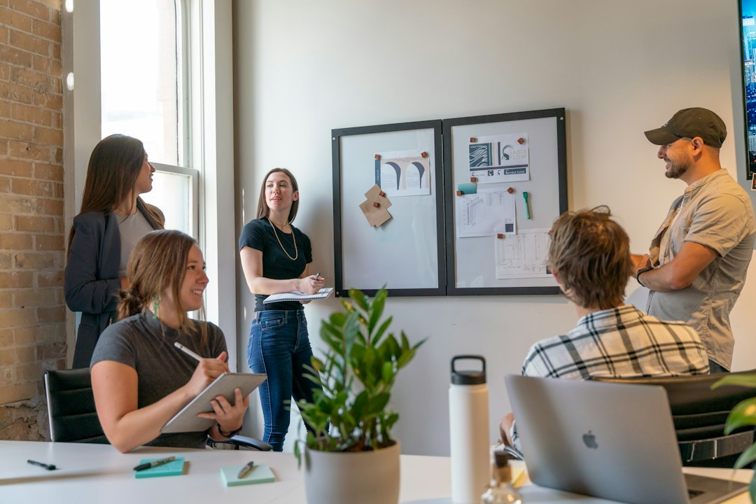 AEO para pymes y buscadores con inteligencia artificial AEO para pymes: cómo aparecer en ChatGPT, Google AI y otros buscadores con IA